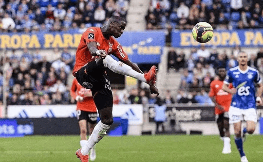 洛里昂VS朗斯：状态大起底，谁能笑傲法甲赛场？